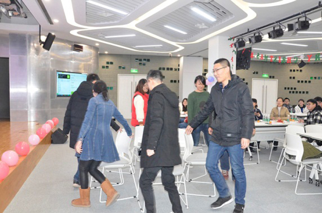 长风合睿空间举办圣诞节联谊会