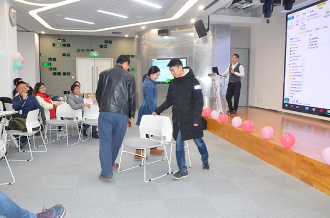 长风合睿空间举办圣诞节联谊会
